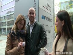 Couple amateur rencontré dans la rue pour une baise improvisée