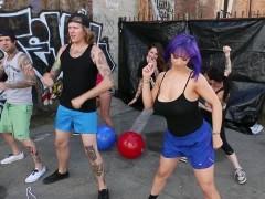 Elle se fait baiser par son professeur de fitness